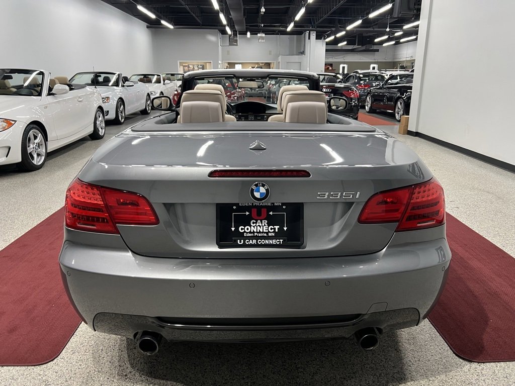 Used 2013 BMW 335i Convertible image 19