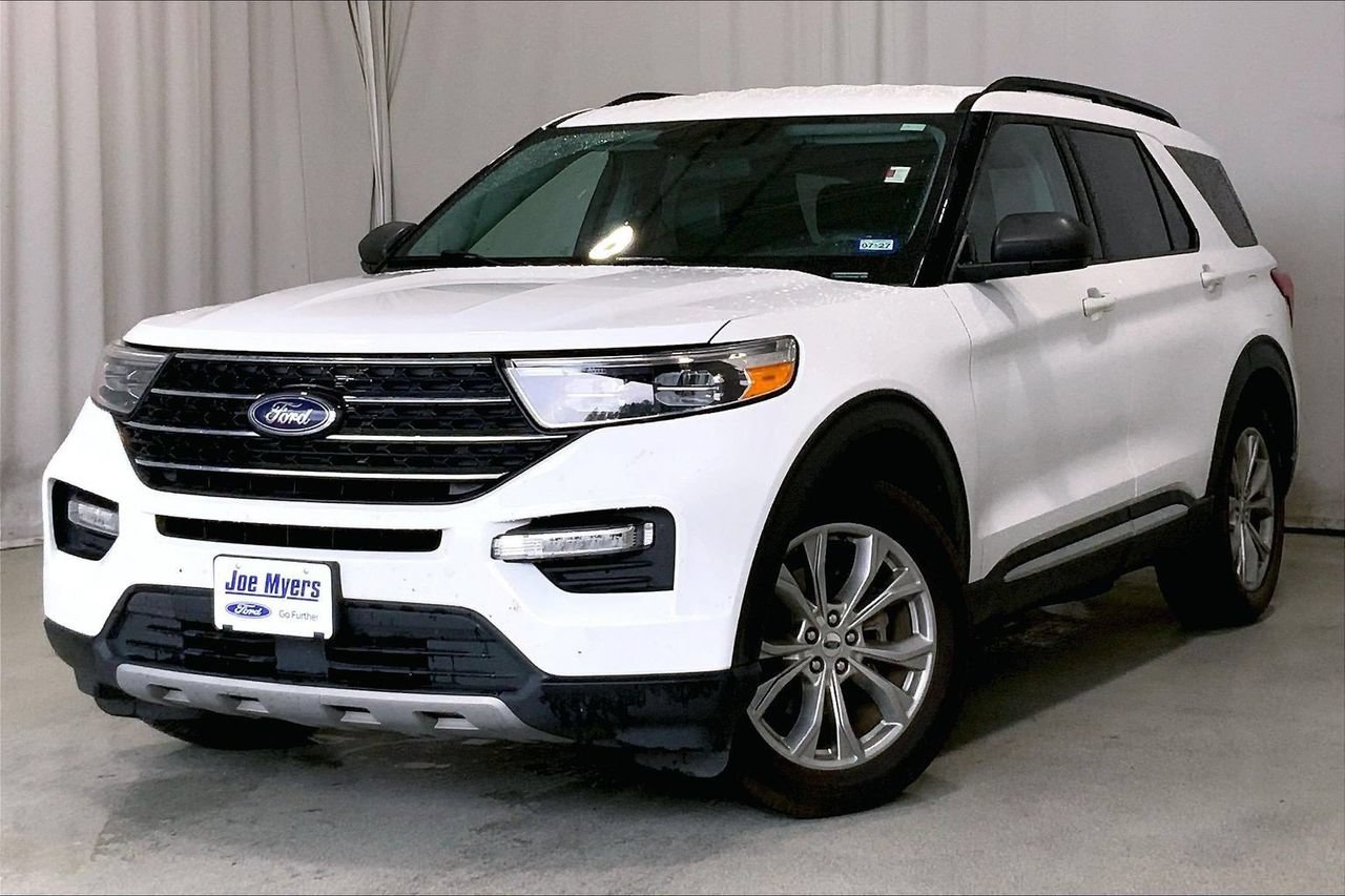 Used 2020 Ford Explorer XLT w/ Equipment Group 202A RWD image 2