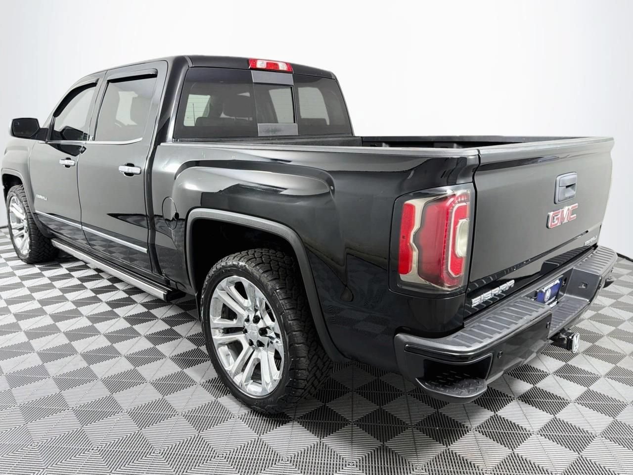 Used 2017 GMC Sierra 1500 Denali AWD/4WD image 8