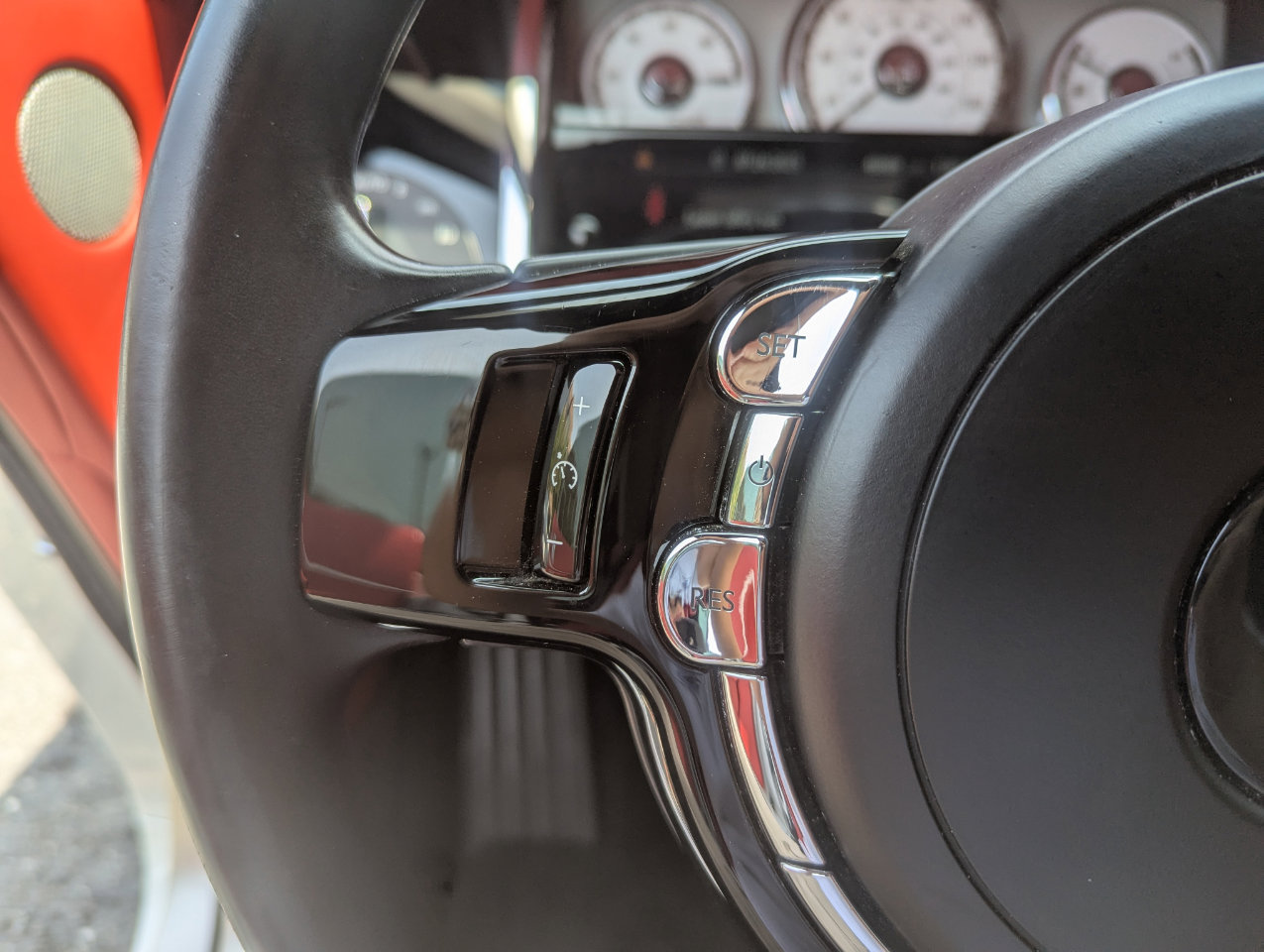 Used 2018 Rolls-Royce Dawn image 17