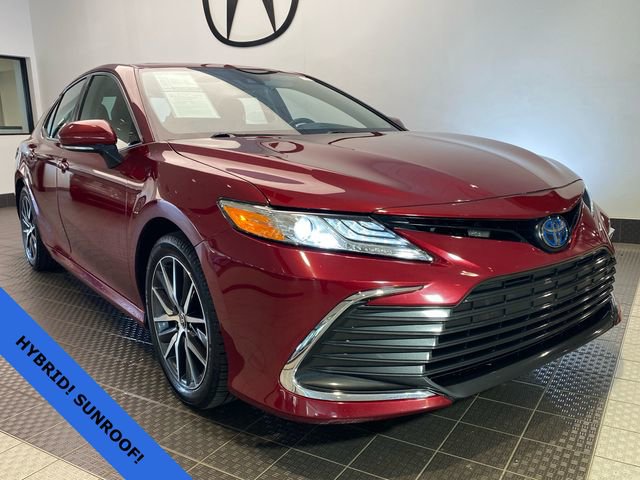 Used 2022 Toyota Camry XLE w/ Cold Weather Package FWD video 2
