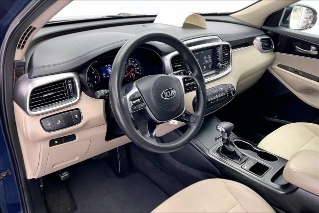 Used 2019 Kia Sorento FWD image 14