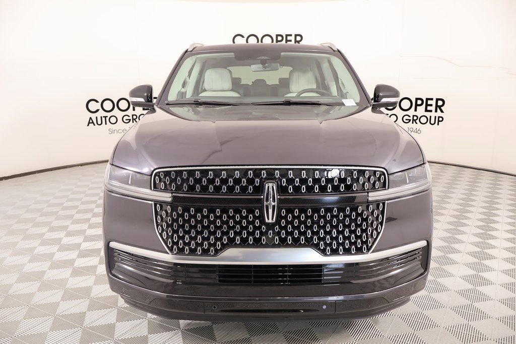 New 2025 Lincoln Navigator Reserve image 9