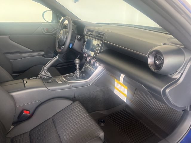 New 2025 Toyota GR86 RWD image 25