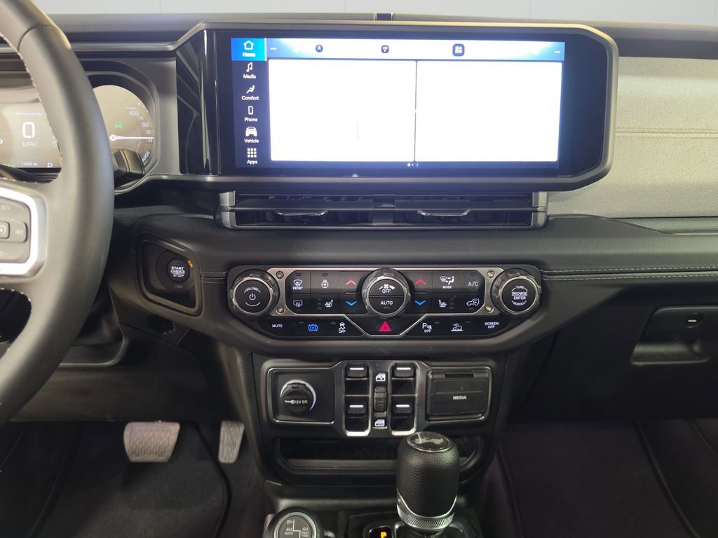 Certified 2025 Jeep Wrangler Unlimited Sahara w/ Safety Group image 13