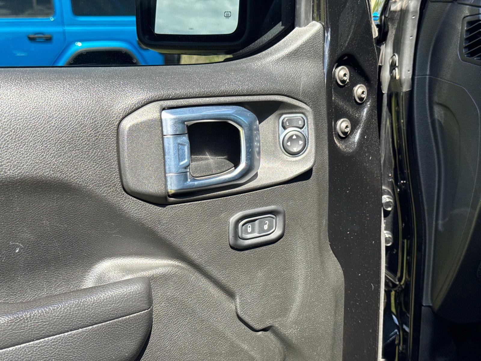 Used 2022 Jeep Gladiator Rubicon w/ LED Lighting Group AWD/4WD image 19