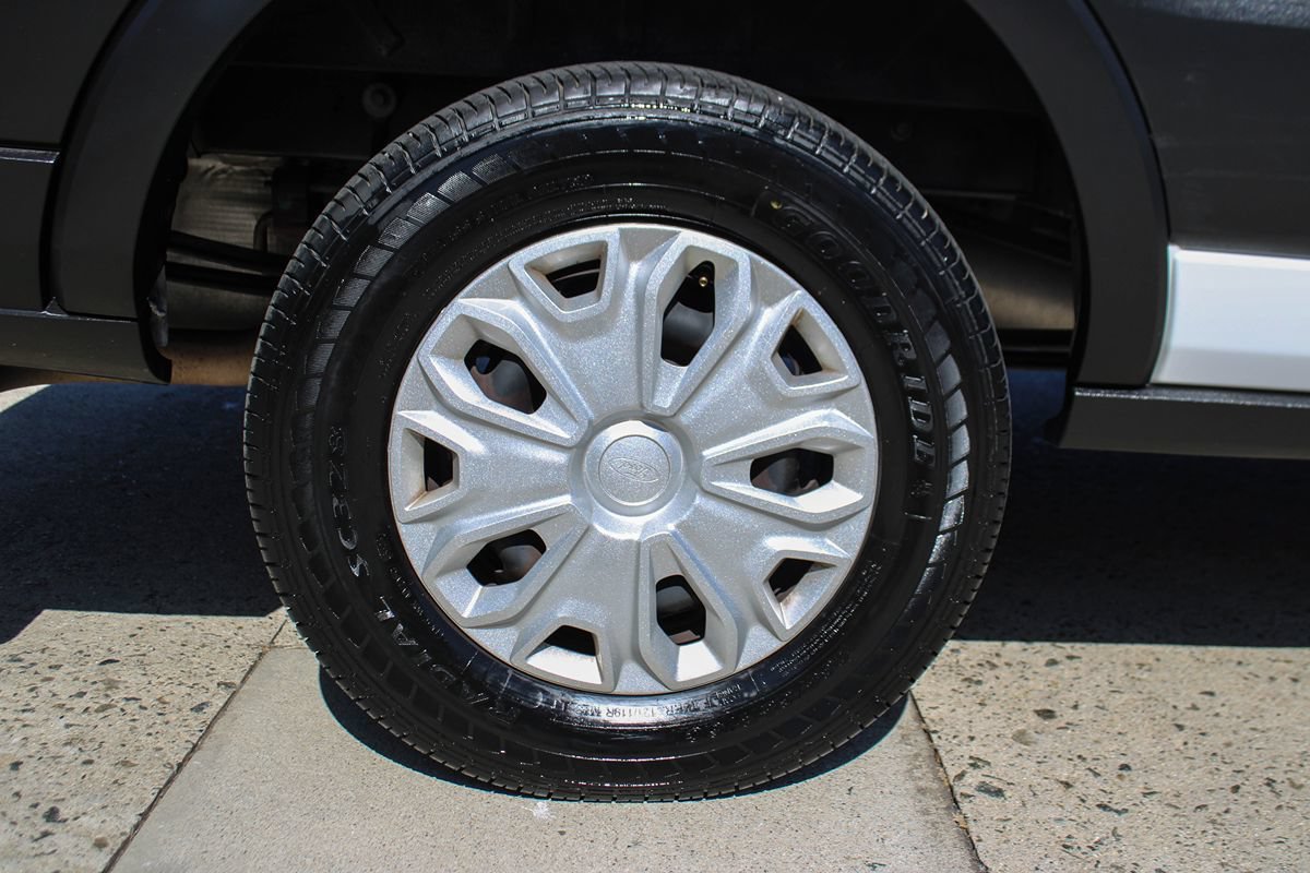 Used 2023 Ford Transit 350 XLT RWD image 41