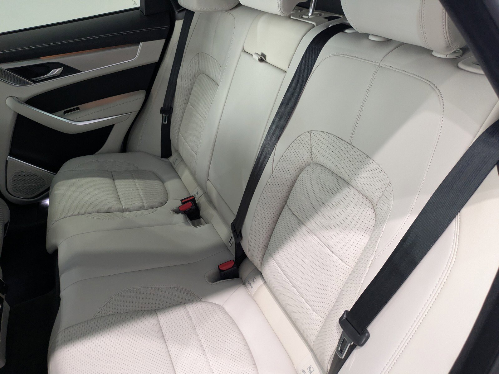 New 2026 Jaguar F-PACE R-Dynamic S image 12