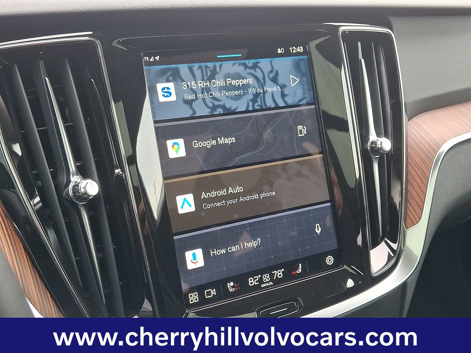 Certified 2025 Volvo V60 B5 Cross Country Plus image 18