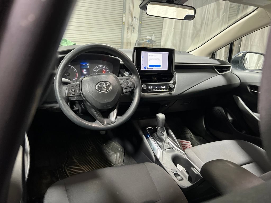 Used 2025 Toyota Corolla LE w/ Convenience Package FWD image 19