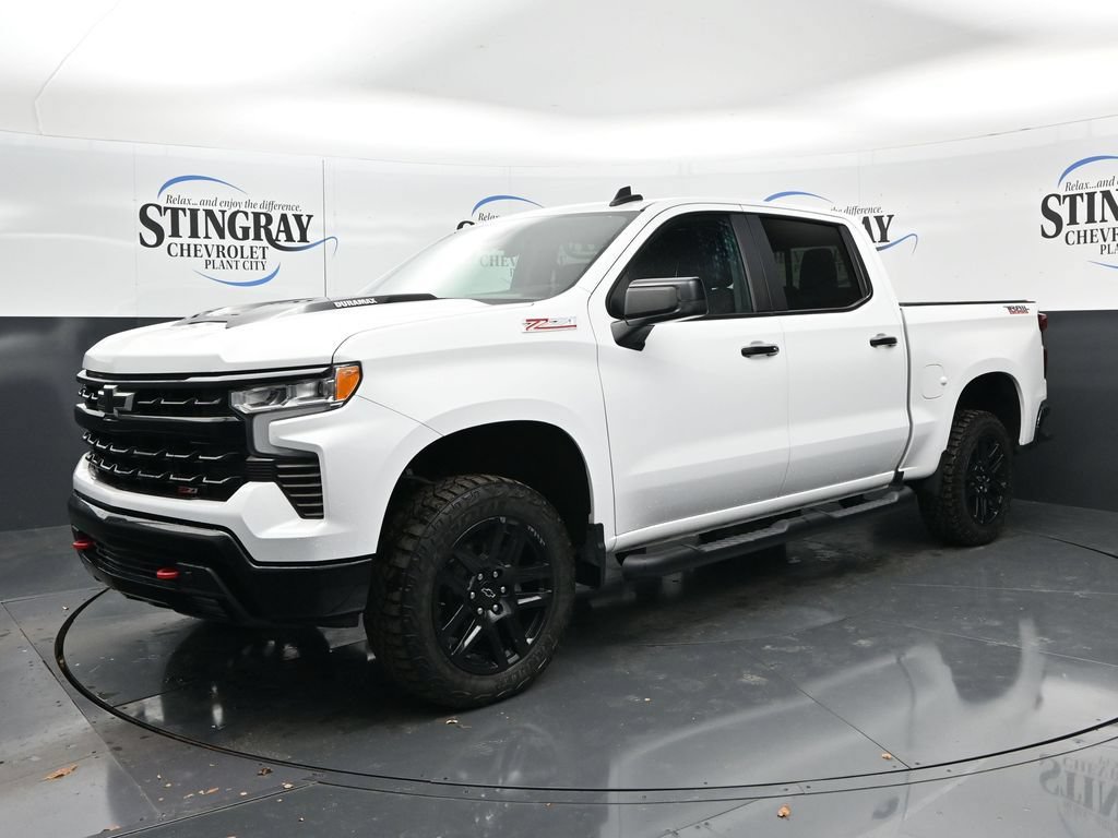 Used 2024 Chevrolet Silverado 1500 LT Trail Boss w/ Convenience Package II AWD/4WD image 3