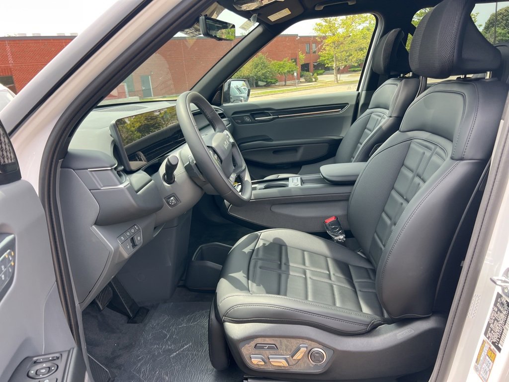 New 2026 Kia EV9 Land w/ Nightfall Edition Package image 10
