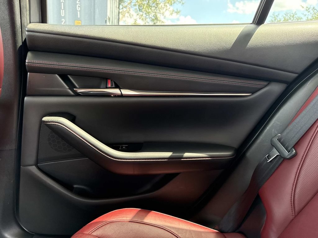 Used 2022 MAZDA MAZDA3 s FWD image 19