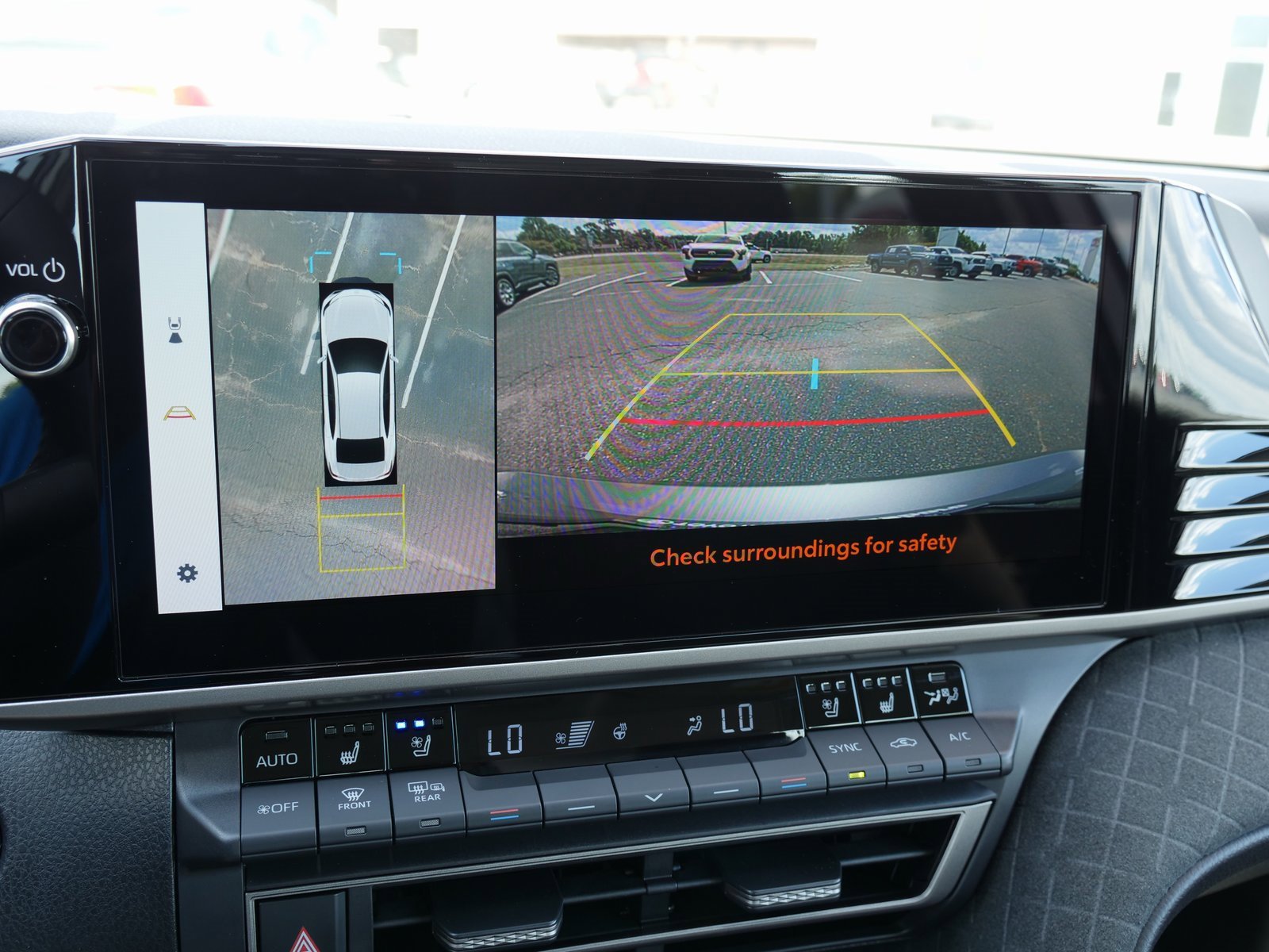 Used 2025 Toyota Camry XLE image 28