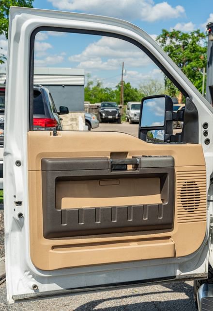 Used 2012 Ford F250 Lariat w/ Lariat Interior Pkg image 17