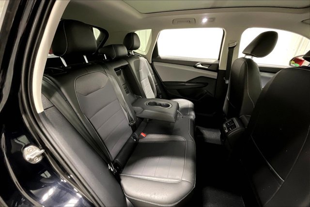 Used 2023 Volkswagen Taos SE w/ Panoramic Sunroof Package AWD/4WD image 27