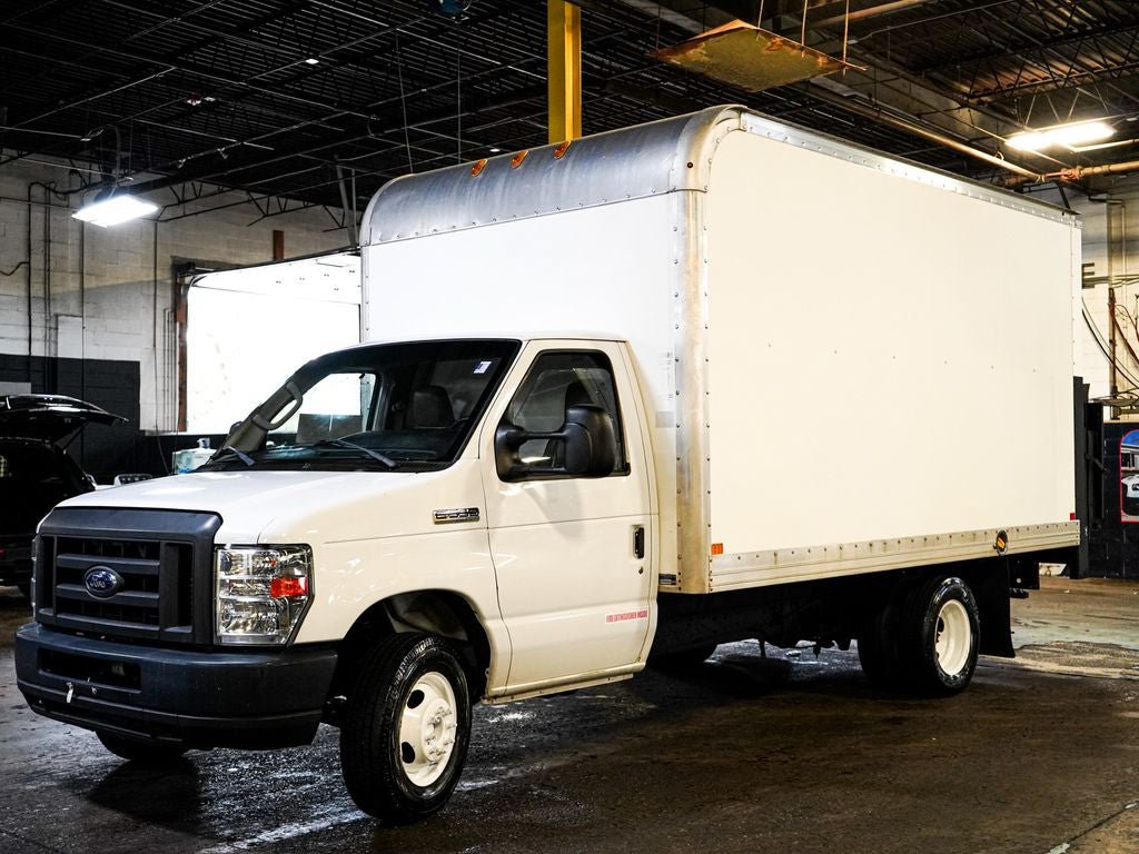 Used 2019 Ford E-350 and Econoline 350 Super Duty w/ Power Windows & Locks Group RWD image 3