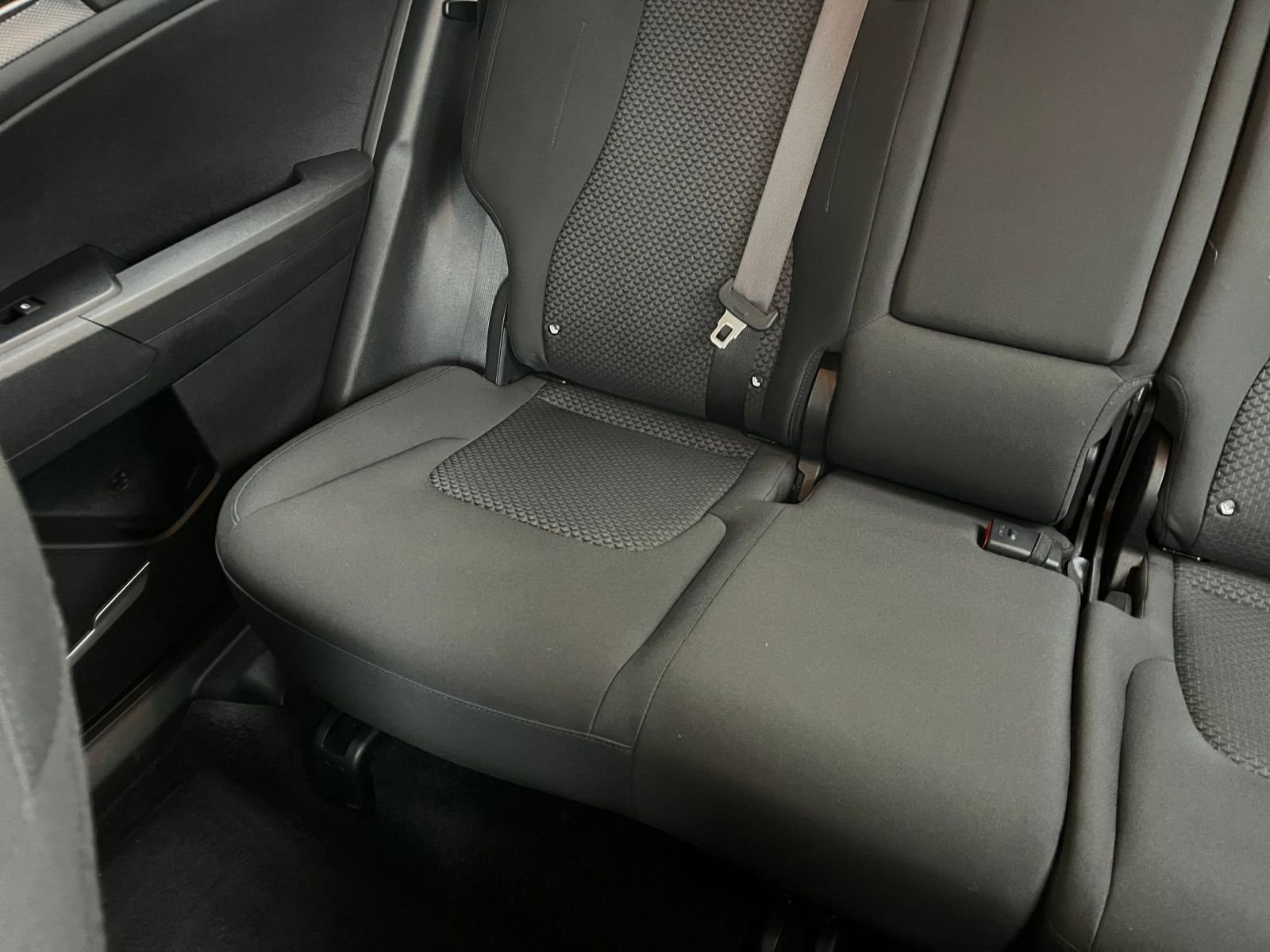 Used 2025 Kia Sportage LX image 39