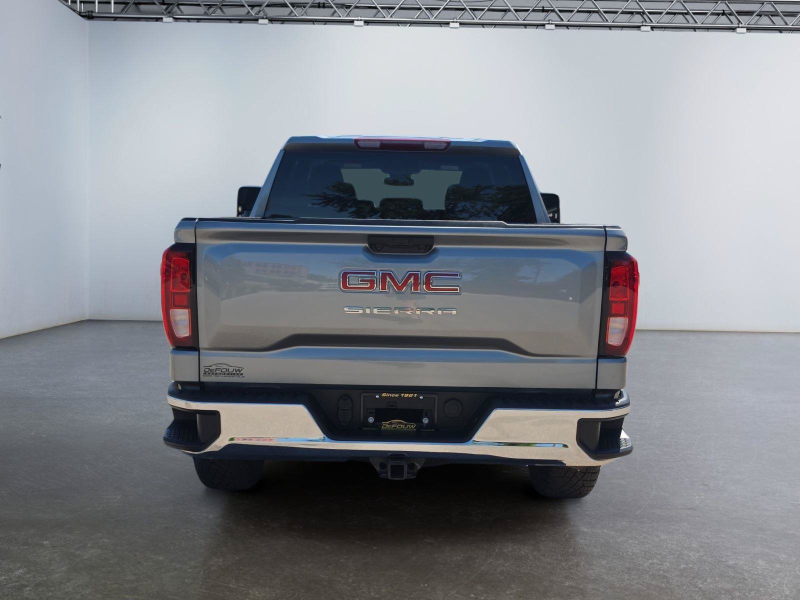 Used 2024 GMC Sierra 1500 Pro w/ Pro Value Package AWD/4WD image 4