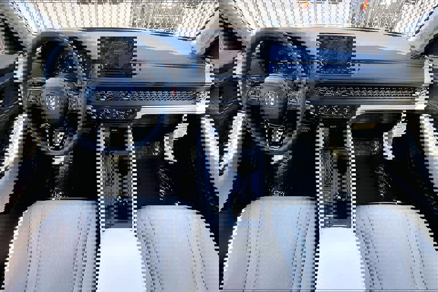 Used 2025 Honda Accord SE image 15