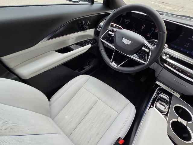 Used 2024 Cadillac Lyriq Luxury AWD/4WD image 29