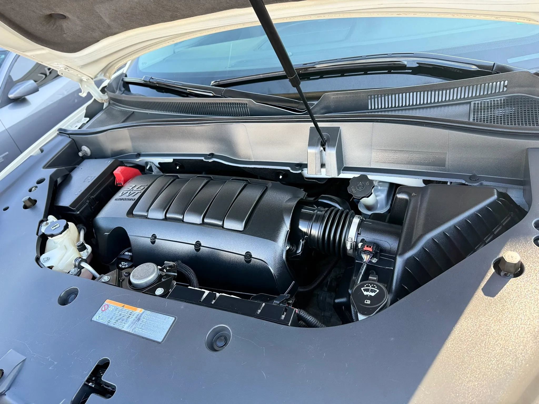 Used 2014 GMC Acadia SLE image 42