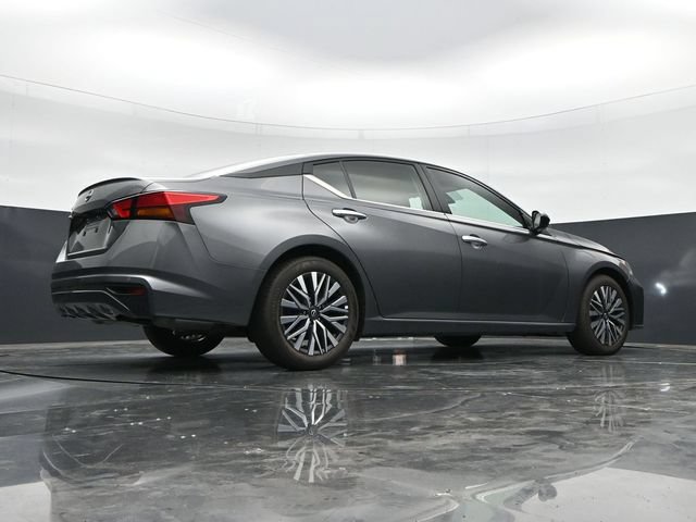 Used 2025 Nissan Altima 2.5 SV FWD image 37
