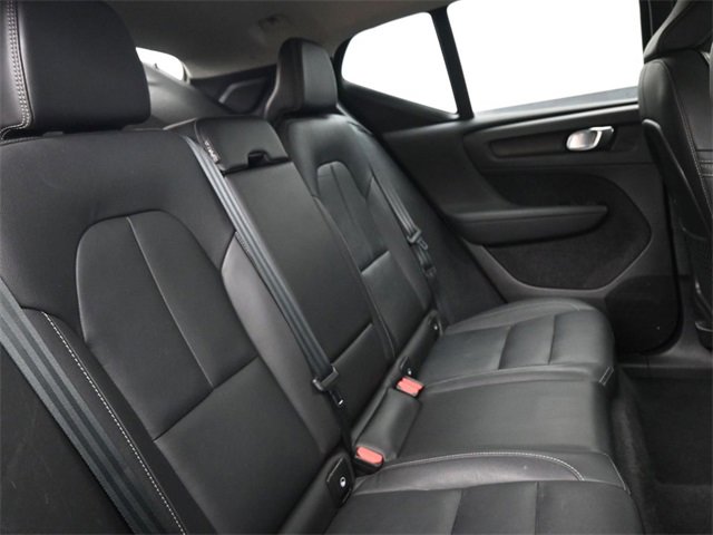 Used 2024 Volvo XC40 B5 Plus w/ Climate Package image 32