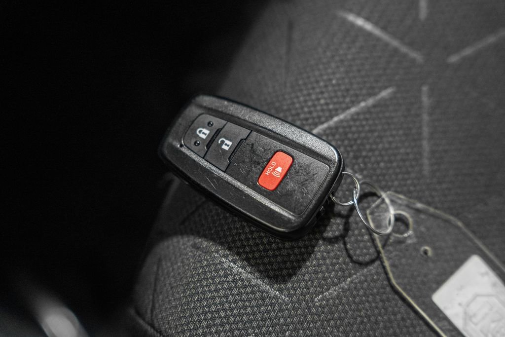 Used 2025 Toyota RAV4 XLE image 43