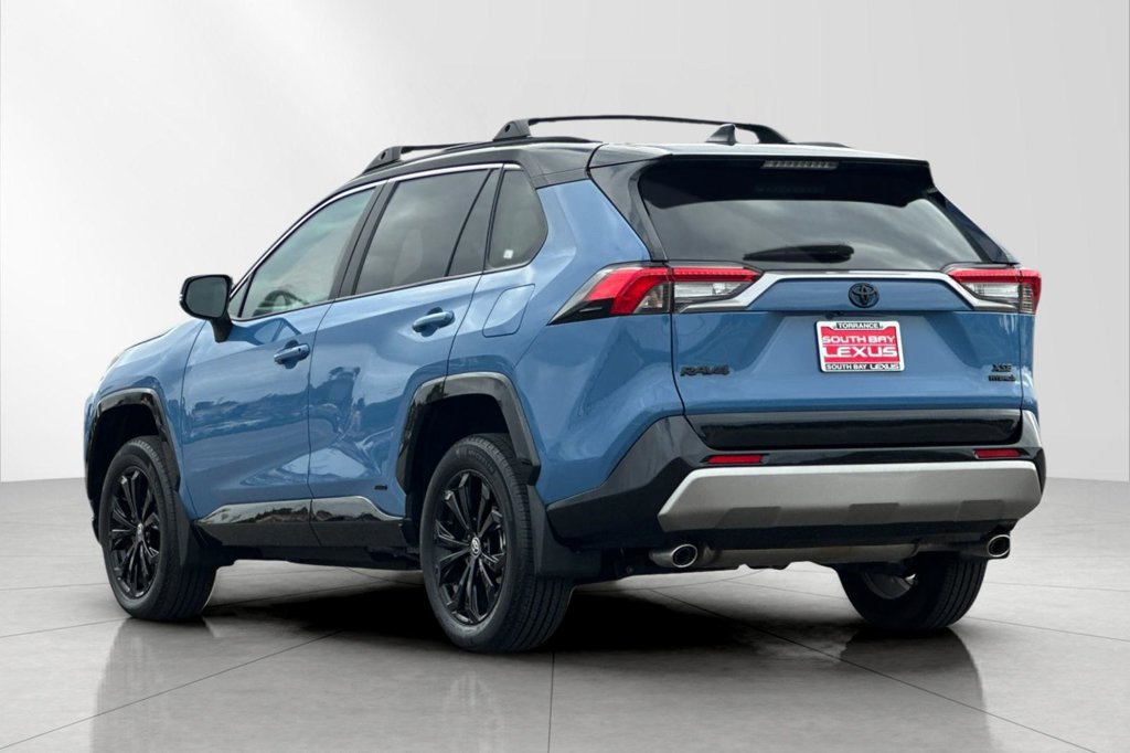 Used 2024 Toyota RAV4 XSE AWD/4WD image 4