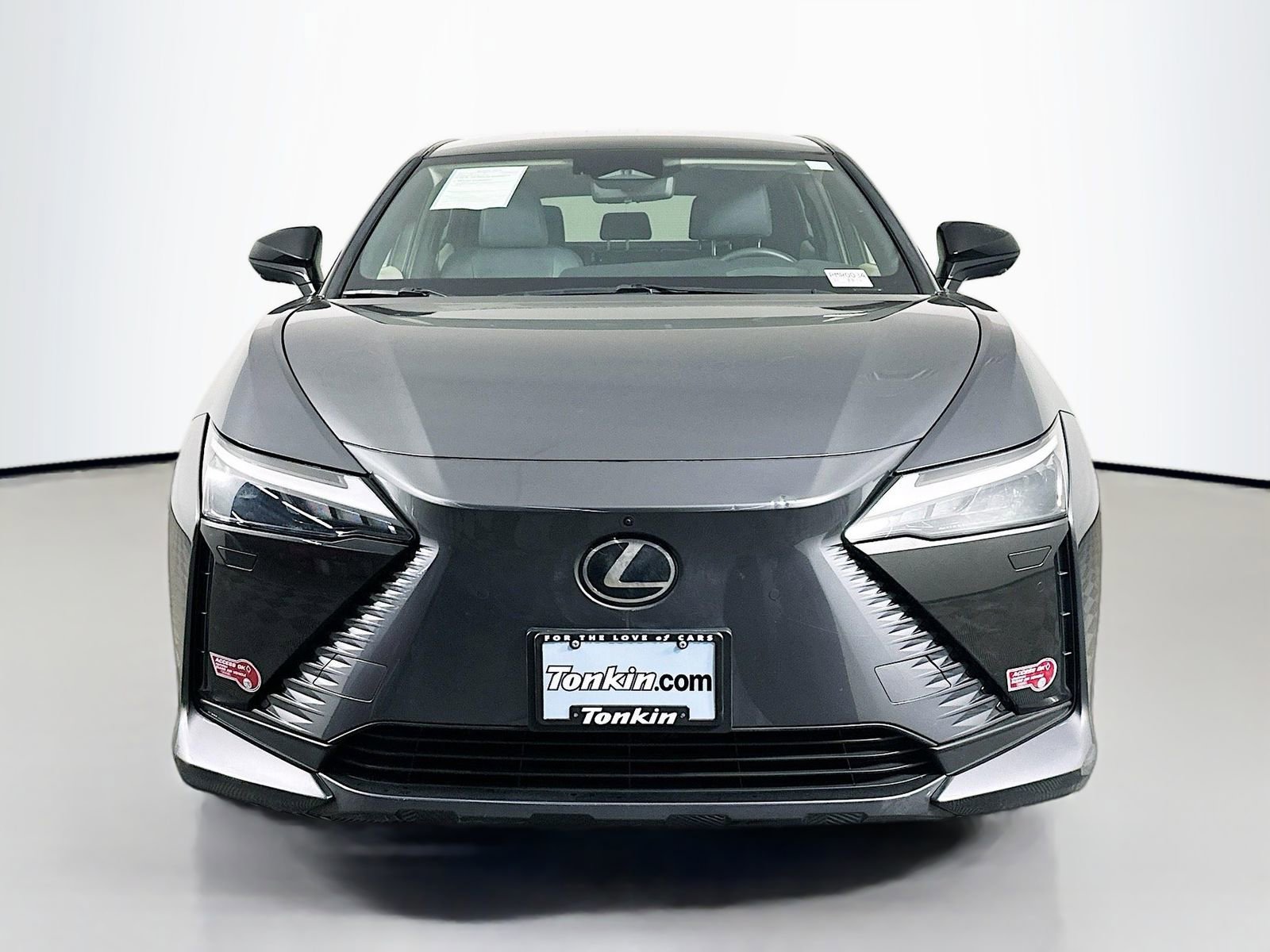 Used 2023 Lexus RZ 450e Premium w/ Technology Package image 2