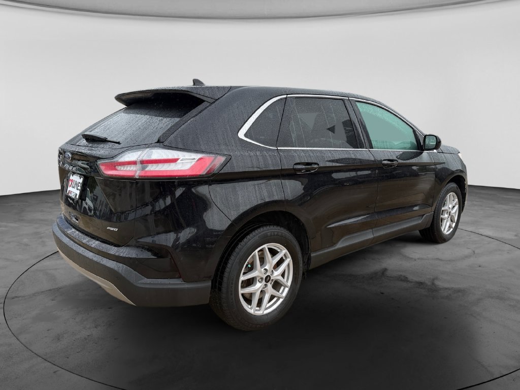 Used 2024 Ford Edge SEL AWD/4WD image 10
