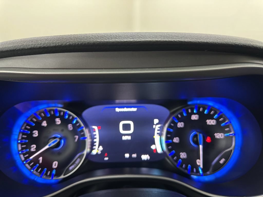 New 2027 Chrysler Pacifica Select FWD image 38