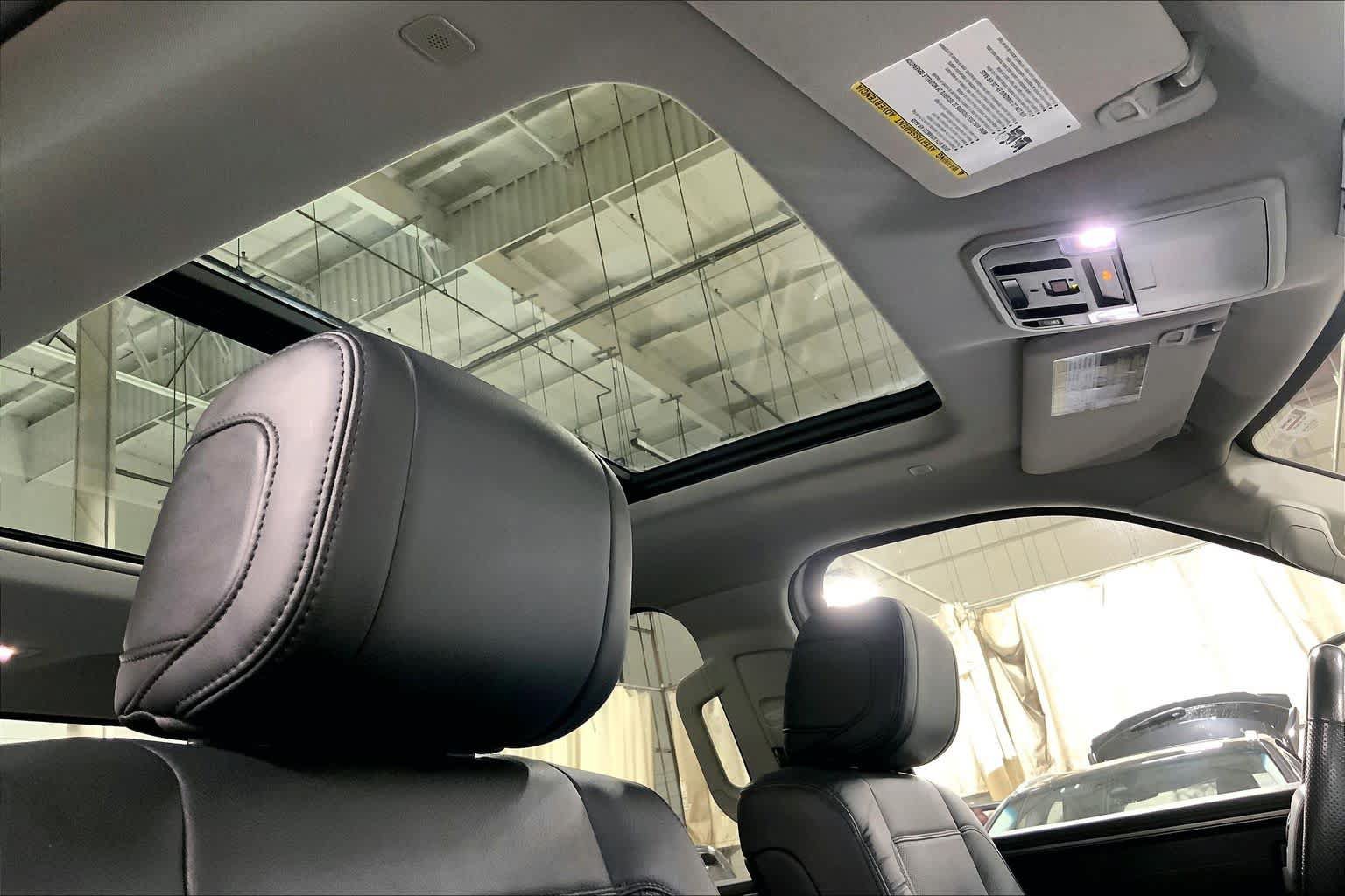 Used 2024 Toyota Tundra Limited AWD/4WD image 14