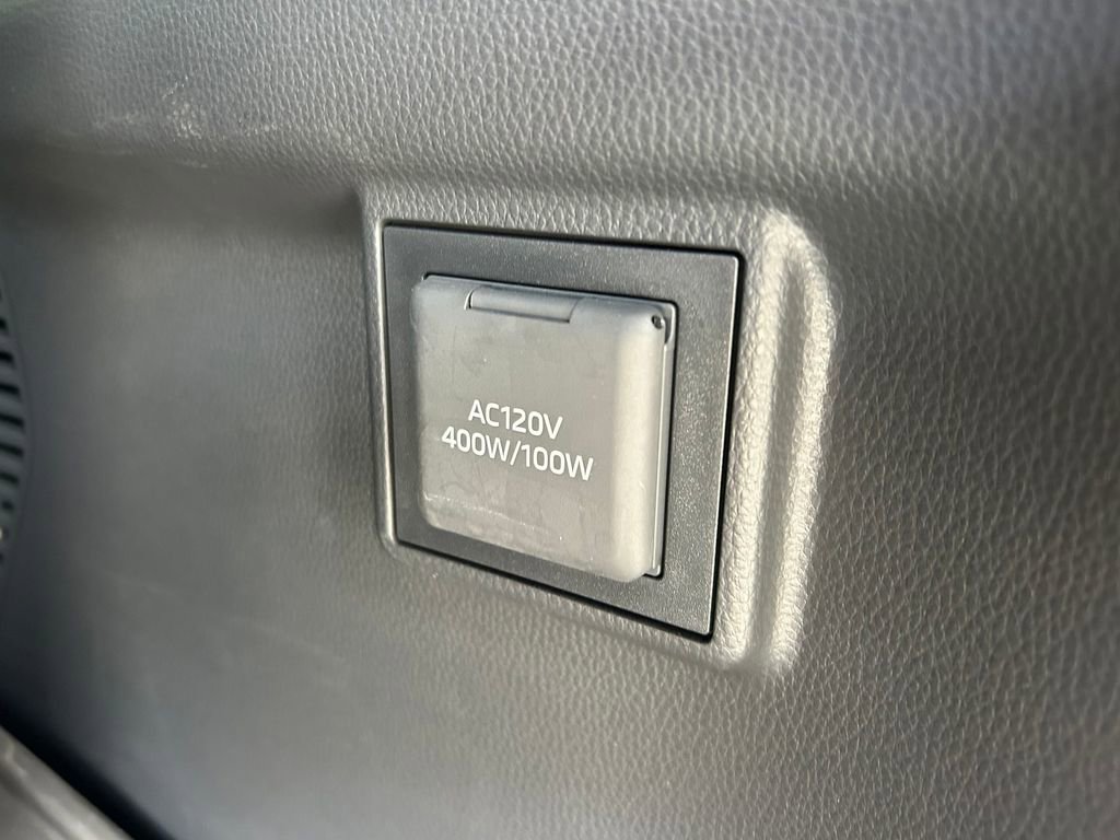 Used 2024 Lexus GX 550 w/ Accessory Package (2T) image 16