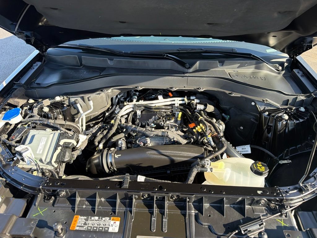 Certified 2025 Ford Explorer Active AWD/4WD image 37
