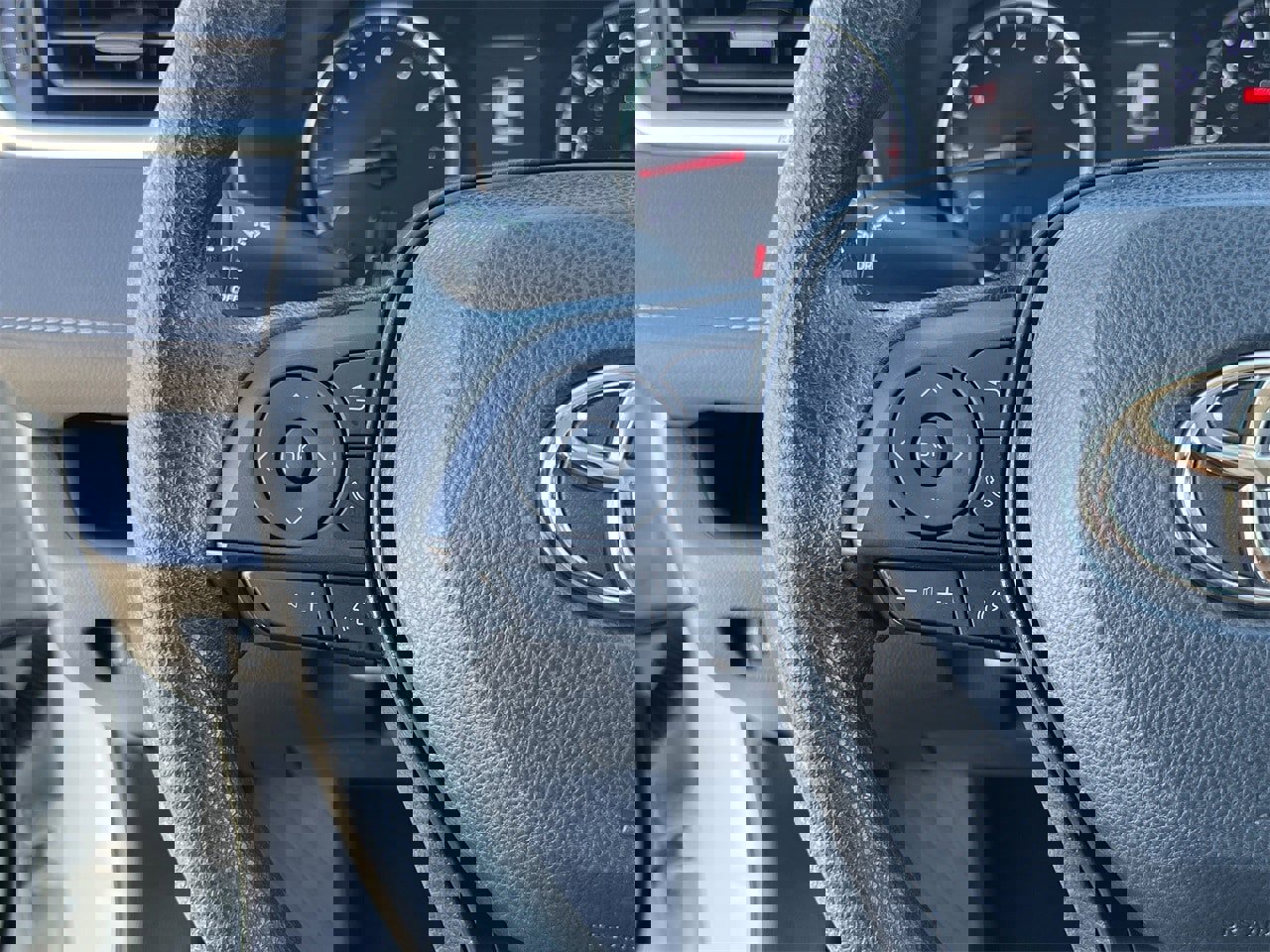 Used 2022 Toyota RAV4 LE image 11