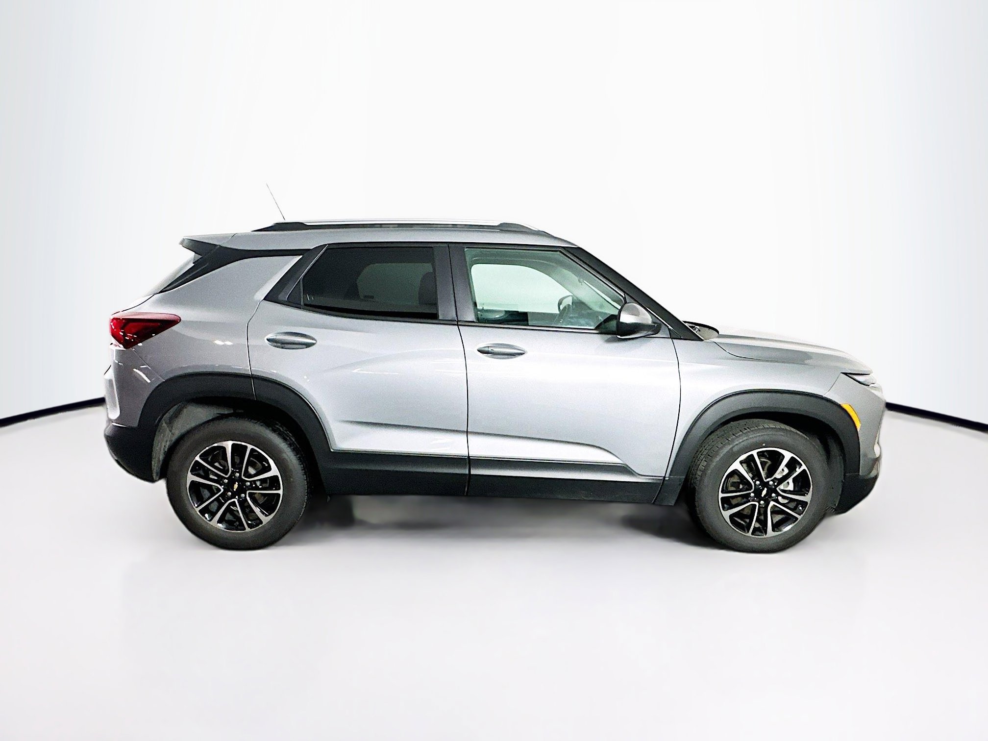 Used 2025 Chevrolet TrailBlazer LT image 10