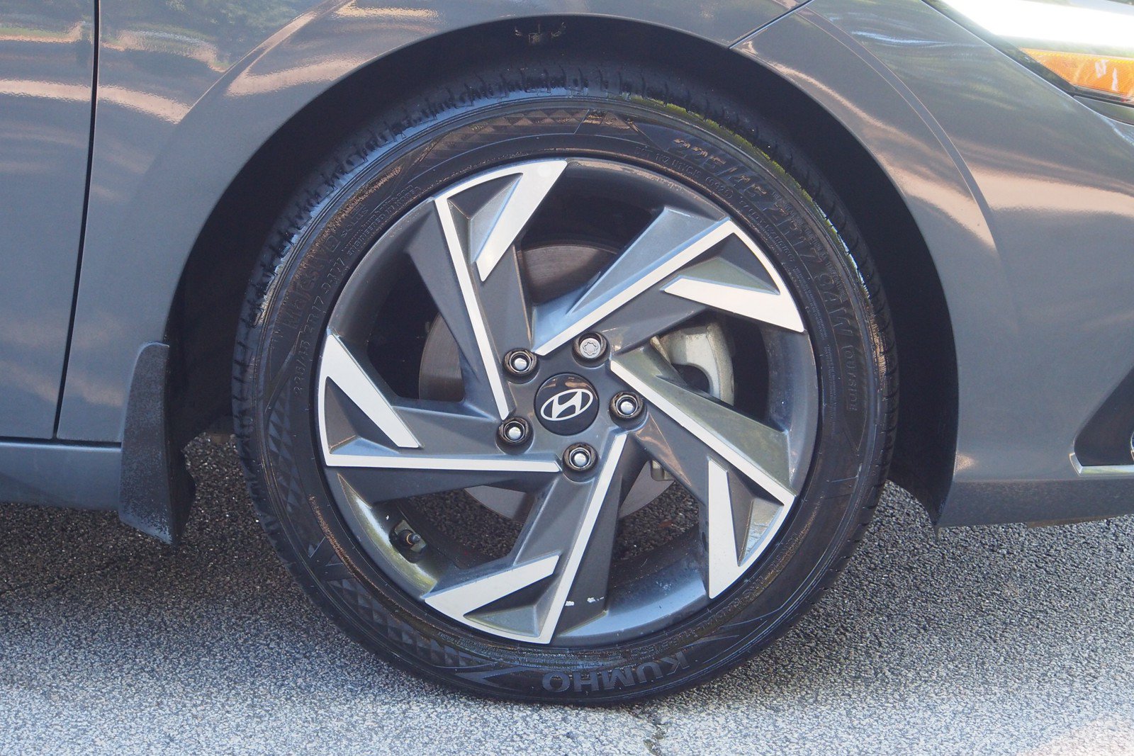 Used 2024 Hyundai Elantra Limited FWD image 9