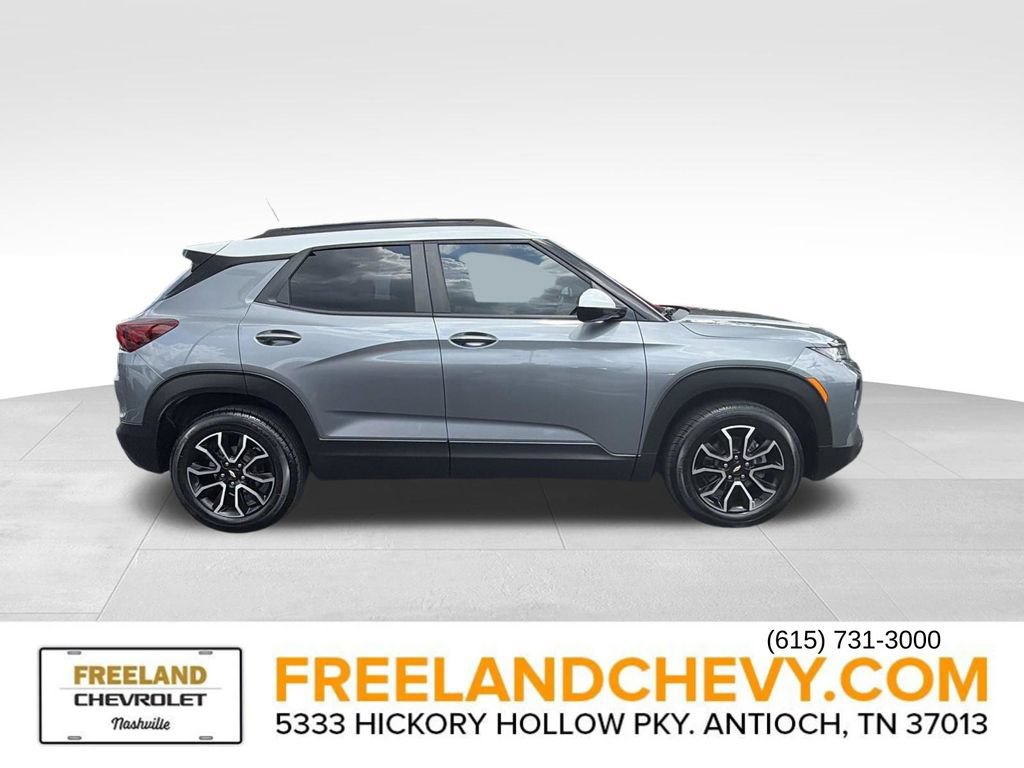 Used 2021 Chevrolet TrailBlazer ACTIV w/ Technology Package AWD/4WD image 2