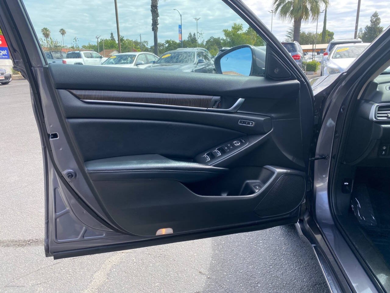 Used 2018 Honda Accord EX-L image 19