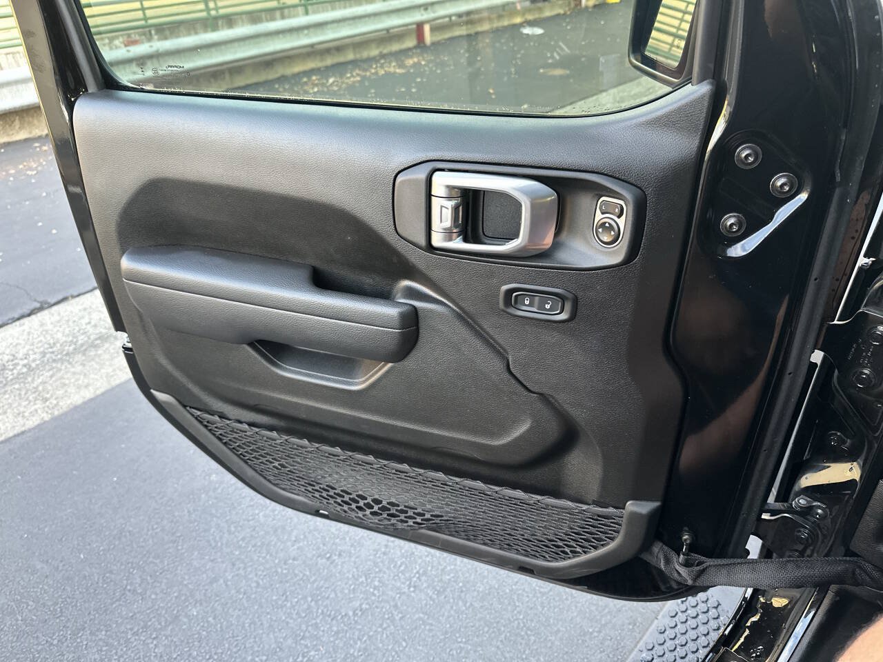 Used 2024 Jeep Wrangler Unlimited Sport AWD/4WD image 17