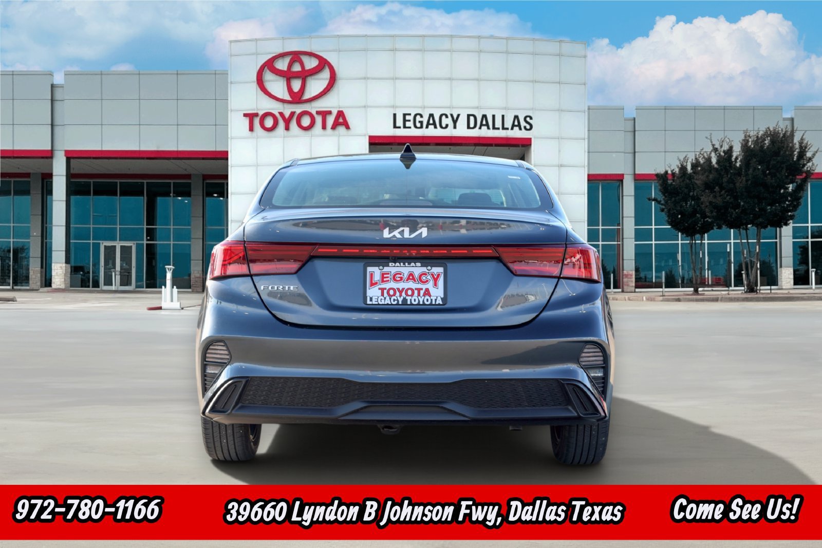 Used 2023 Kia Forte LXS w/ LXS Technology Package FWD image 8
