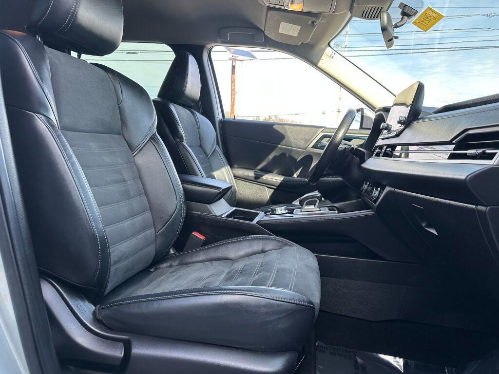 Used 2022 Mitsubishi Outlander SE image 25