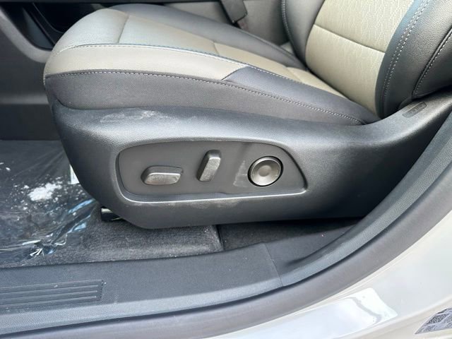 New 2026 Chevrolet Equinox LT w/ Convenience Package II image 10
