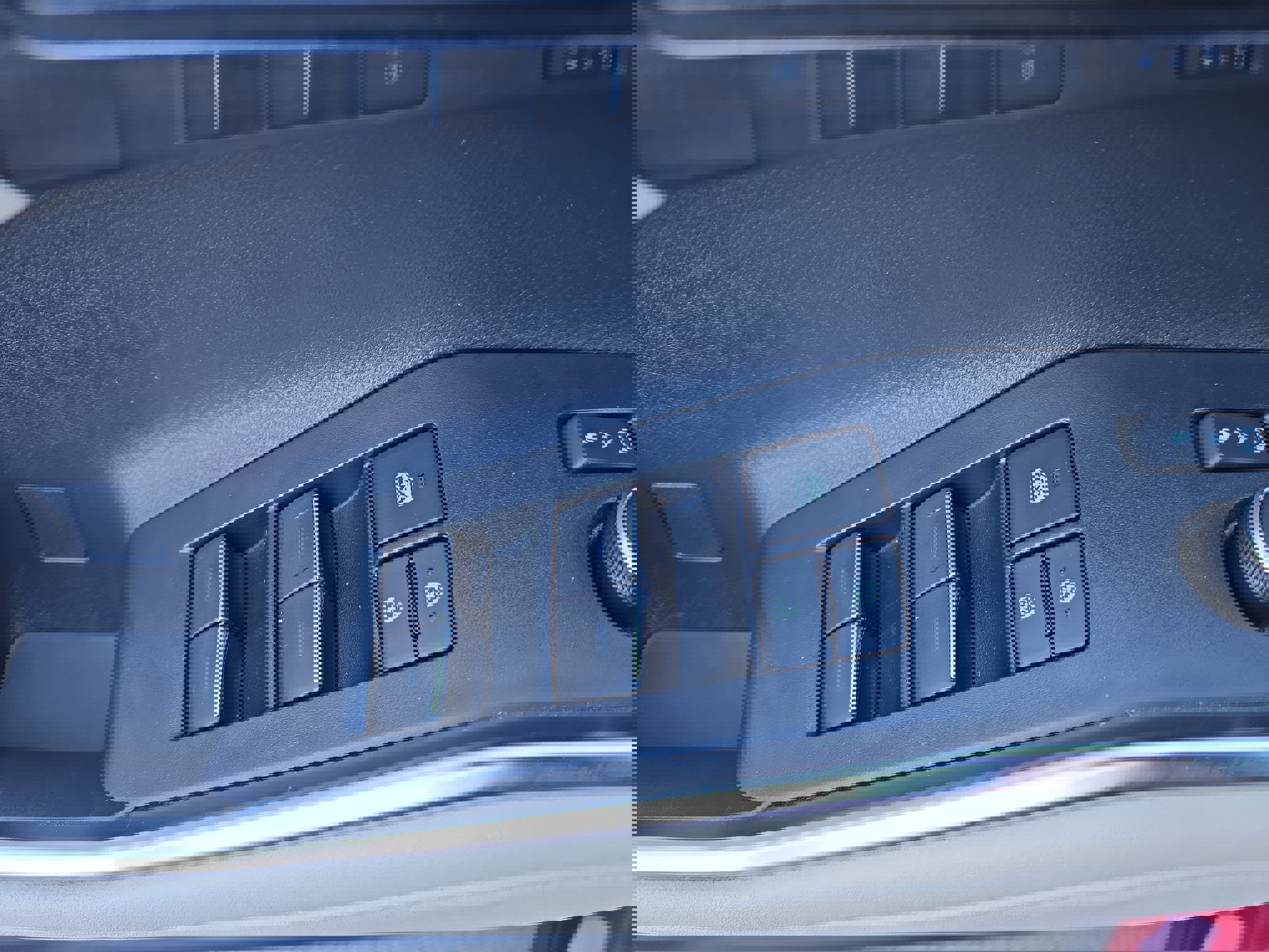 Used 2023 Toyota Highlander Limited image 29