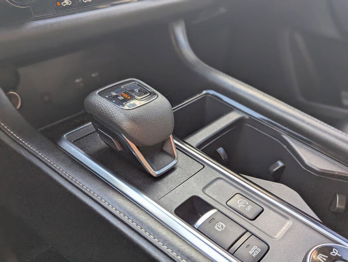 Used 2024 Nissan Pathfinder SL AWD/4WD image 22