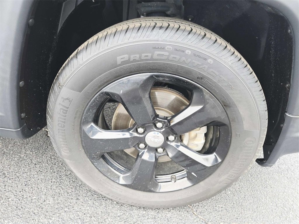 Used 2018 Jeep Compass Latitude w/ Popular Equipment Group image 16