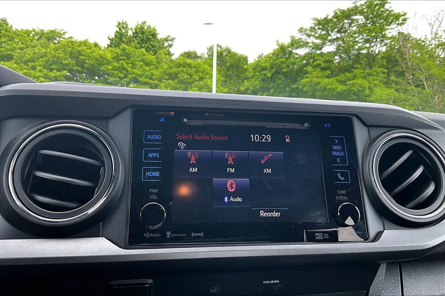 Used 2019 Toyota Tacoma TRD Off-Road AWD/4WD image 31