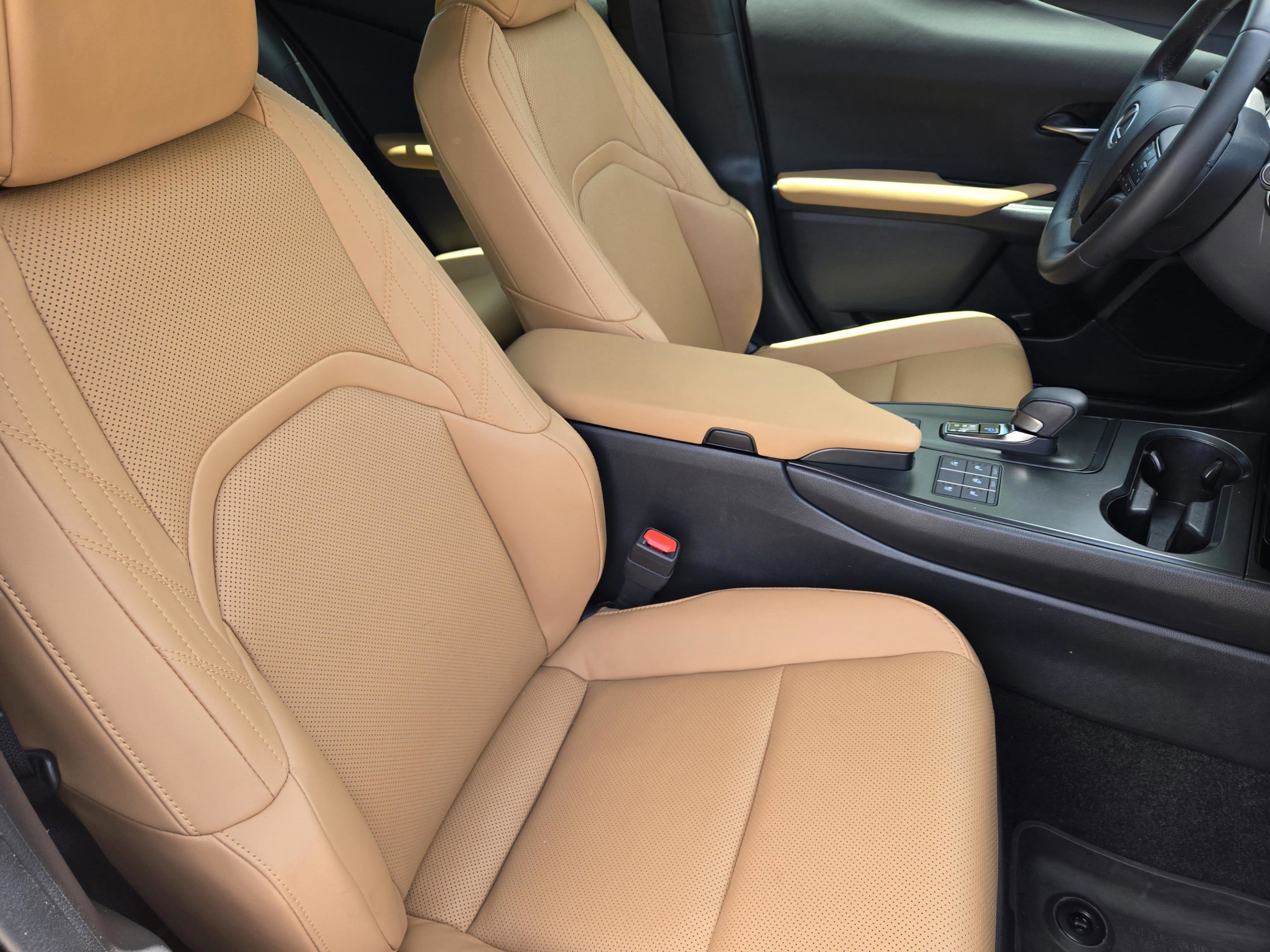 Used 2025 Lexus UX 300h FWD w/ Cold Area Package image 10